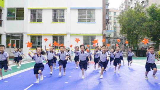 小孩奔跑国庆节儿童节城市宣传片阳光
