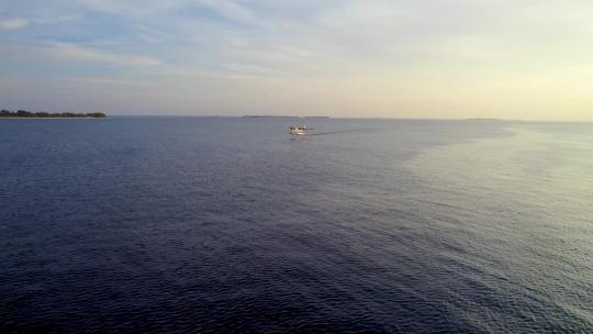 马尔代夫水上飞机在大海上降落起飞4K航拍