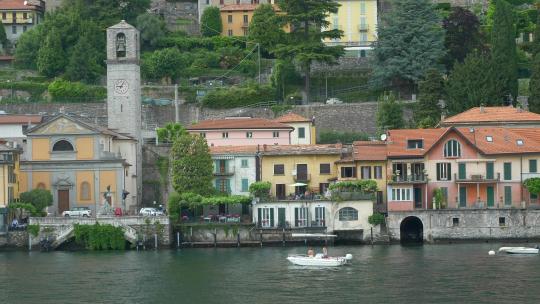 意大利科莫湖畔的乡村豪华度假小镇，欧洲。