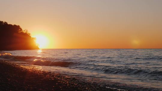 夕阳下的金色沙滩视频素材模板下载
