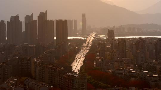 实拍福州夕阳下的城市群