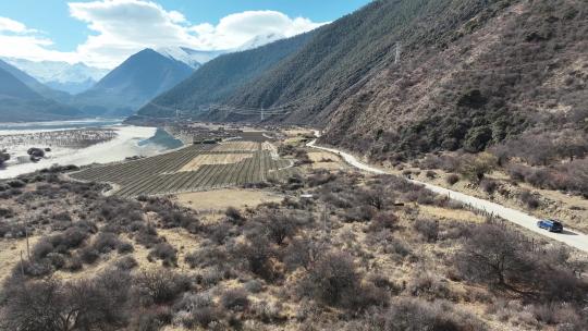 西藏派墨公路雪山河流航拍709视频素材模板下载