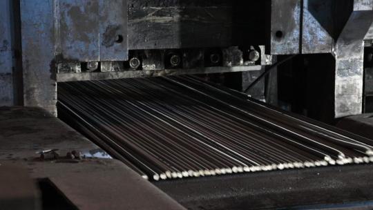 实拍钢铁企业冶金工厂安全生产