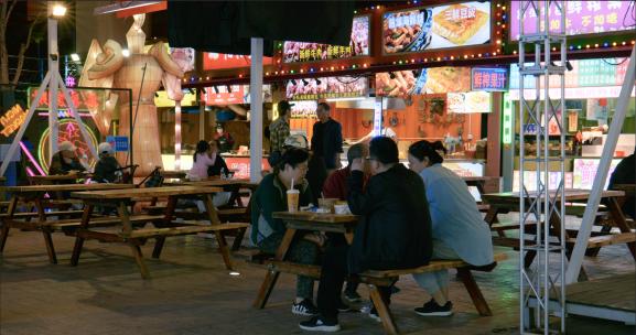 锦江乐园夜市环境和美食