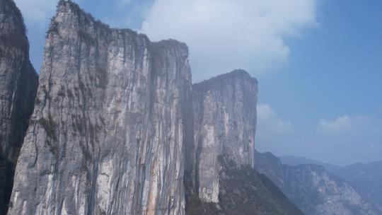 4K恩施大峡谷岩石绝壁航拍视频视频素材模板下载