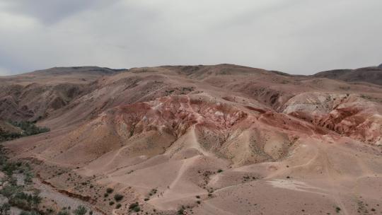 红色山脉景观在Kyzyl-Chin山谷也被称为火星谷在阿尔泰