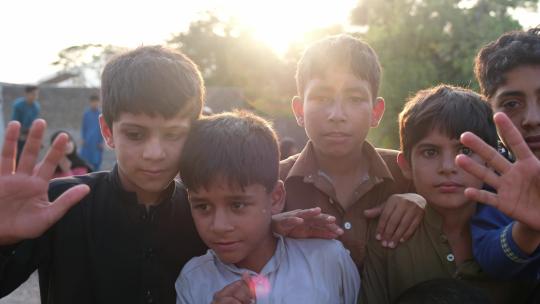 巴基斯坦乡村儿童少年地拍