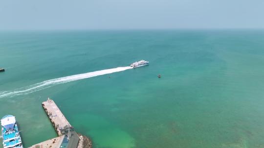 广西涠洲岛港口客轮渡轮出港