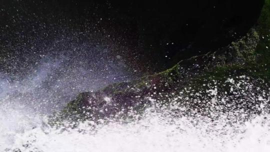 阳光下瀑布水滴抛洒升格空镜视频素材模板下载