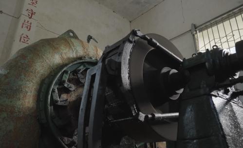 建国初期公社时期水轮发电机组高清在线视频素材下载