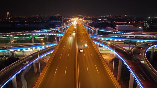 俯瞰城市立交桥交通夜景