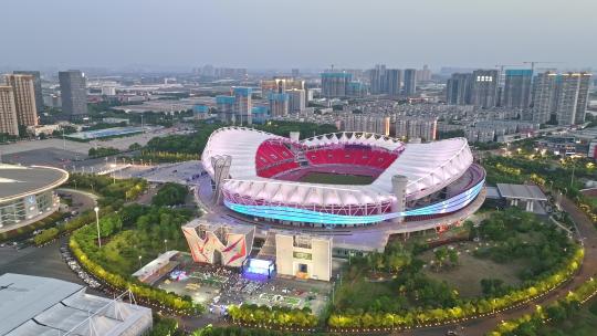 武汉体育中心近景环绕镜头
