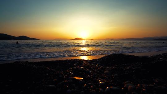 日落下的海岸