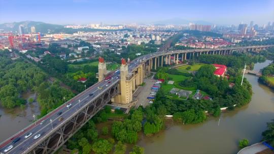 南京长江大桥航拍车流第三组视频素材模板下载