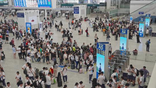 深圳北站火车站高铁站旅客检票口排队视频素材模板下载