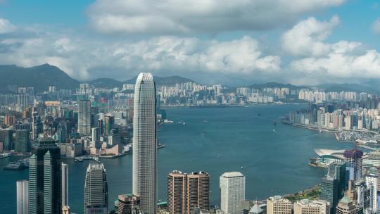 香港太平山蓝天白云