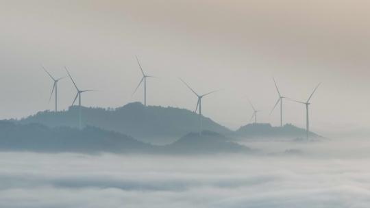 云海山上的风能风力发电场风车机组视频素材模板下载