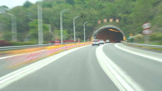 高速公路速度感高速行驶入隧道速度激情赛车