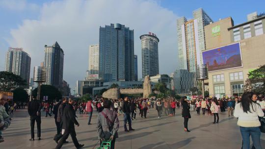 重庆观音桥步行街广场人流延时