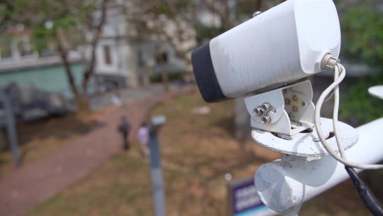 城市公园里的监控视频素材模板下载