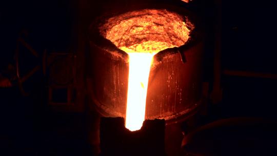 熔化金属的熔炉