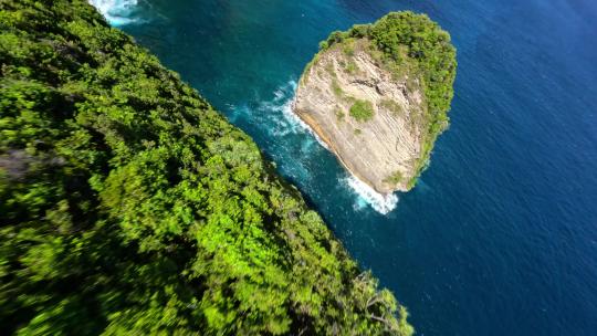 FPV无人机航拍大海海浪海岛群岛巴厘岛