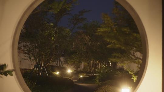 晚上中式传统园林建筑过道路灯夜景