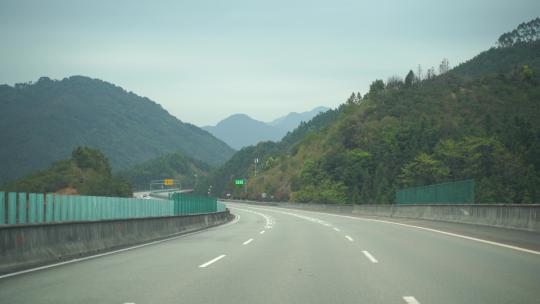 汽车高速公路行驶第一视角行车记录仪视角视频素材模板下载