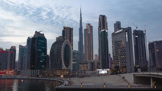 迪拜城市高楼金融中心日转夜延时摄影