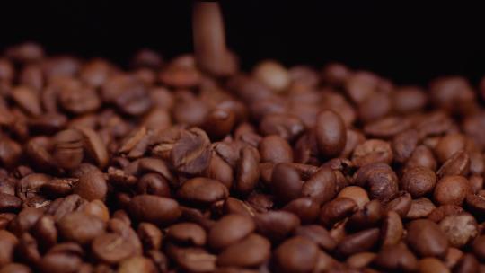 掉落的咖啡豆广告宣传片视频素材慢动作慢镜