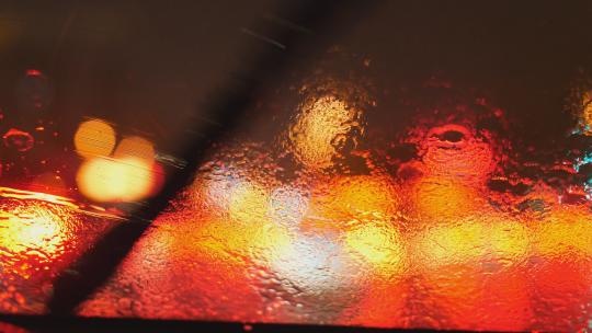 雨夜开车下雨-尾灯
