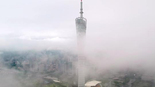 广州城市地标广州塔雨后穿云航拍4K视频