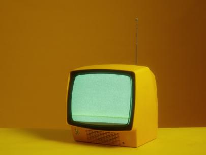黄色老电视屏幕闪动