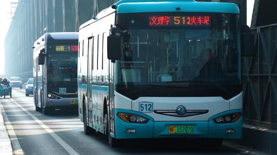 襄阳公交城市公共交通公交车视频素材模板下载