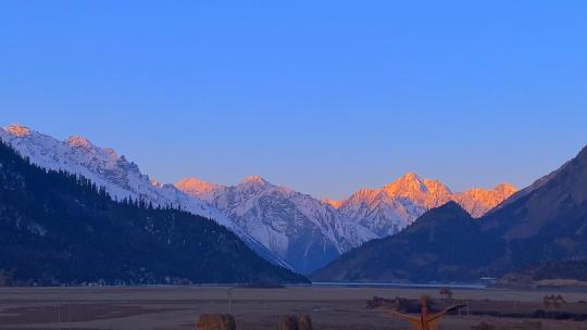 西藏拉萨波密雪山日照金山自然田园风景视频素材模板下载