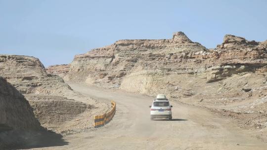 穿越青海茫崖俄博梁雅丹地貌的火星公路