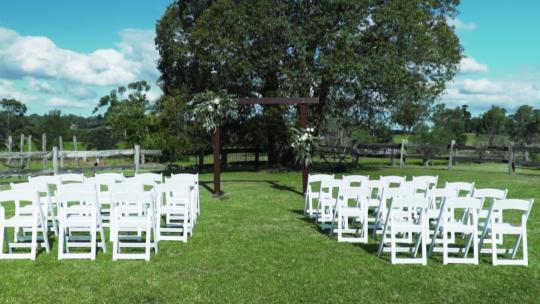 户外草坪高端婚礼场景布置