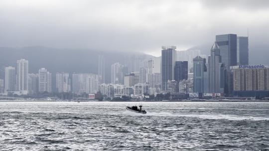 香港维港上的轮船