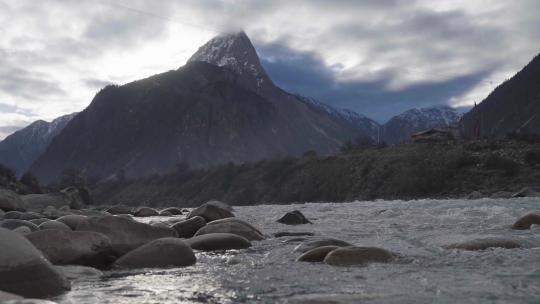 西藏林芝地区河流山峦地拍视频素材模板下载