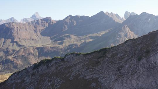 令人惊叹的山景|巴伐利亚阿尔卑斯山|4K

D-LOG REC709-完美的颜色分级！

23.976fps