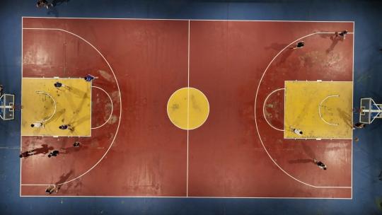 4K篮球场夜晚打篮球视频素材模板下载