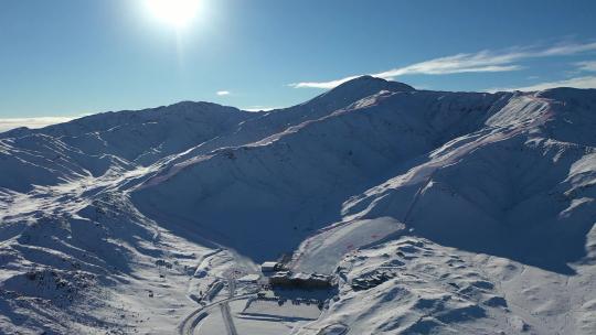 新疆狼山国际滑雪场