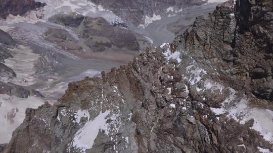 陡峭崎岖地形的山峰视频素材模板下载