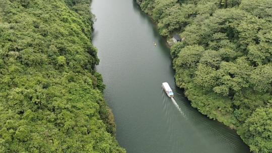 两岸青山一江春水航拍视频