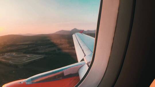 飞机窗户看到的景色