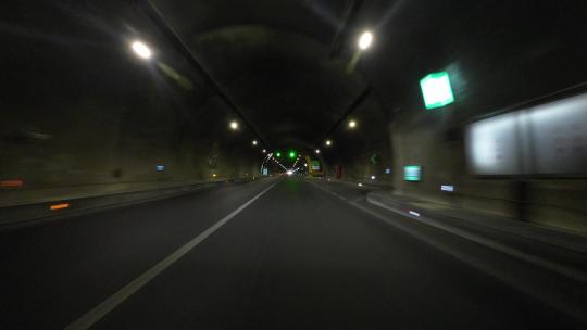 4K汽车行驶在隧道中  开车第一视角视频素材模板下载