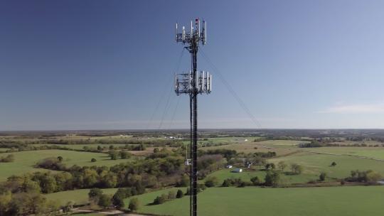 偏远地区的农村手机塔，5G技术更新需要aer的库存视频