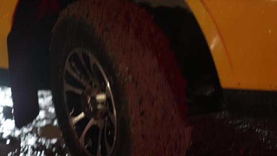 抢险救援车辆轮胎视频素材模板下载