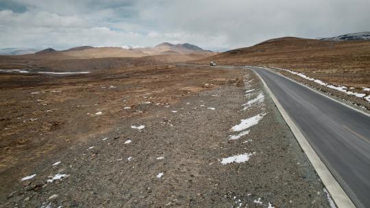 西藏旅游风光219国道翻越昆仑山