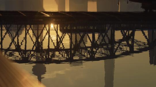 上海陆家嘴外白渡桥日出日落车辆水中倒影